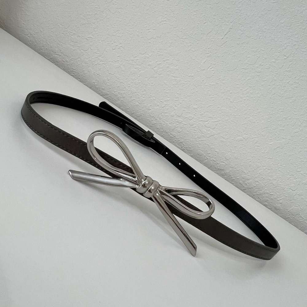 The‎ Limited Silver Bow Accent Dark Gray Statement Belt Size Medium